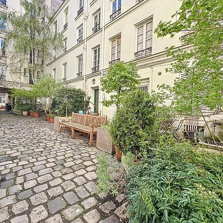 Le Cosy Sevres Apartment